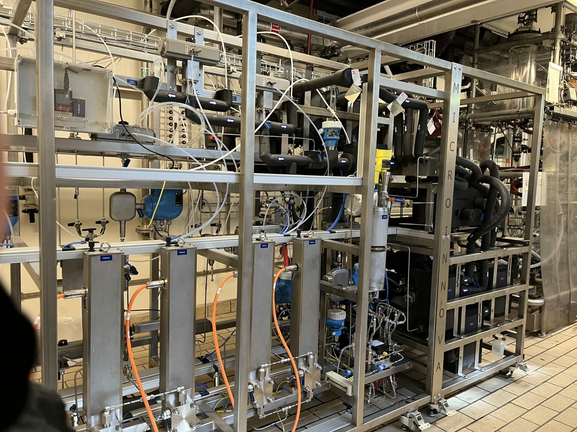 Axplora new cGMP pilot flow chemistry unit